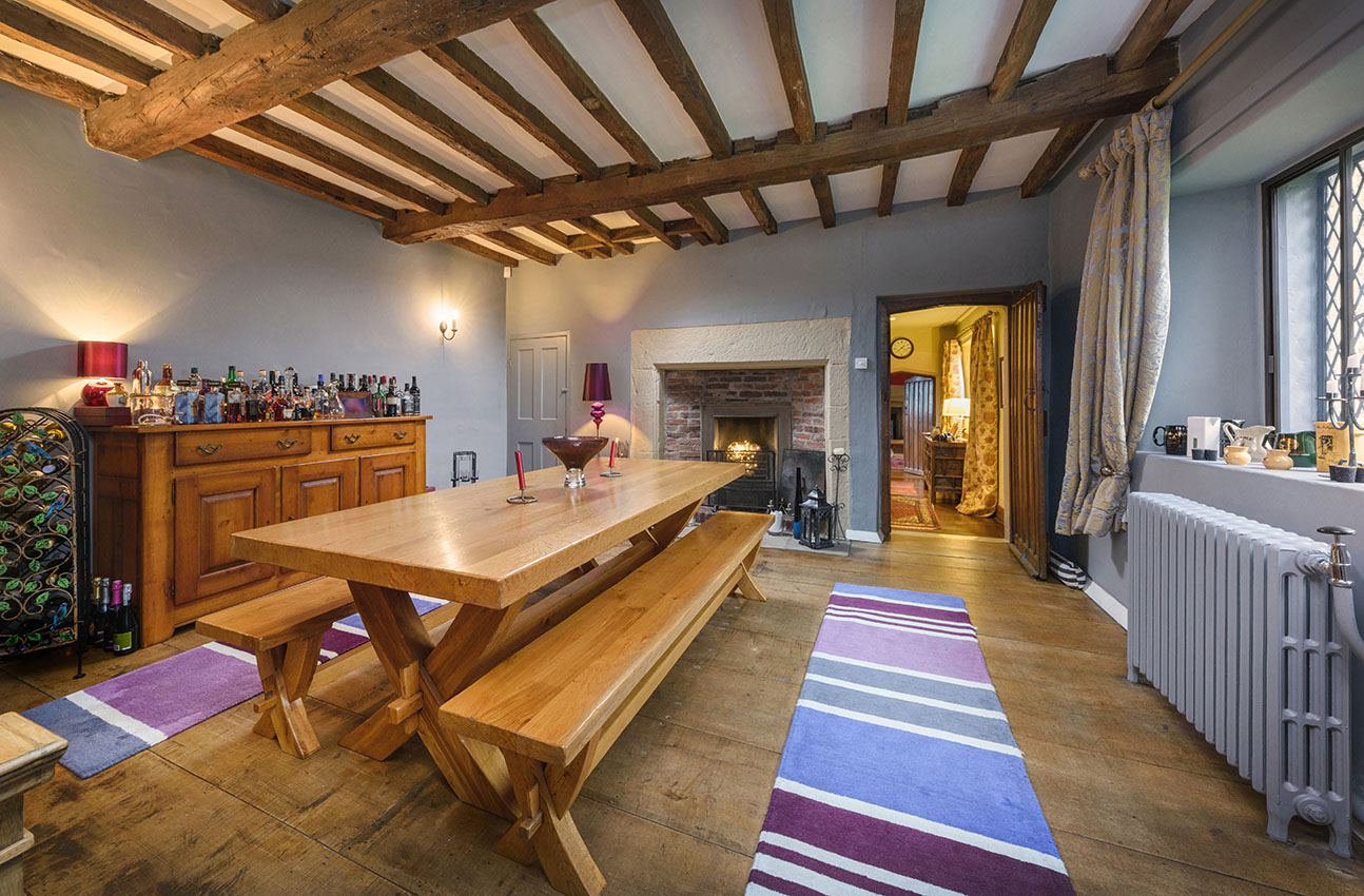 Residential interior dining area
